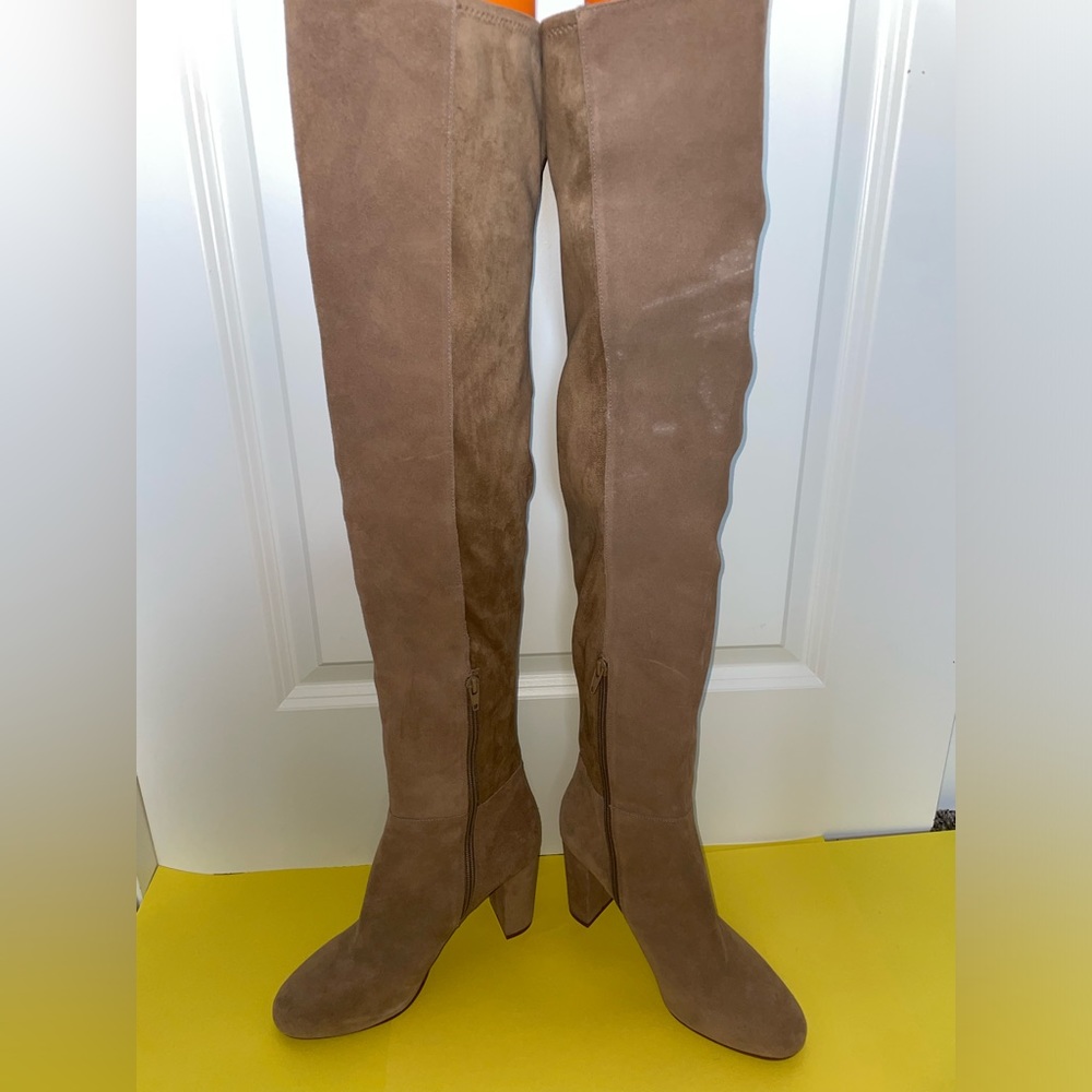 Vince Camuto Beige Suede Boots. Size 8.5 - Picture 7 of 11